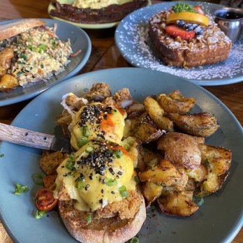 Berkeley Social Club - Egg K.F.C. Benedict (IG: @gwenlloves) - Breakfast & Brunch Near Me - Berkeley, California