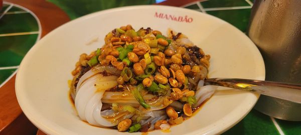 Mian & Bao by null