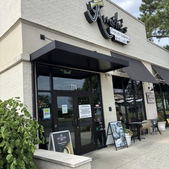 Amelie’s - Cafes Near Me - Charlotte, North Carolina