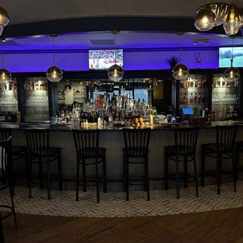 Saly G's Restaurant And Tavern - Nice bar! - Italian Near Me - Warren, New Jersey Saly G's Restaurant And Tavern - Nice bar! - Italian Near Me - Warren, New Jersey