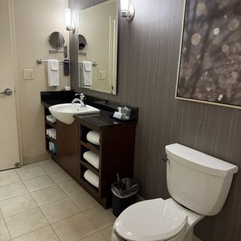 Courtyard by Marriott Burlington Harbor - Hotels Near Me - Burlington, Vermont