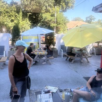 Brunswick Diner - Outside - Diners Near Me - Brunswick, Maine
