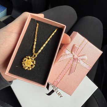 King's Jewelry - 24 gold chain and pendant - so beautiful - Jewelry Near Me - Stockton, California King's Jewelry - 24 gold chain and pendant - so beautiful - Jewelry Near Me - Stockton, California