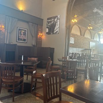 Nic & Norman's - Inside - American Near Me - Chattanooga, Tennessee
