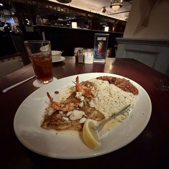 Pappadeaux Seafood Kitchen - Grouper - Cajun/Creole Near Me - Marietta, Georgia