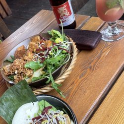 Vegan House - Bowl und veganer Burger