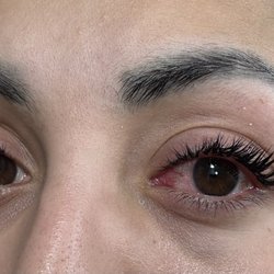 Elen’s Lash Lounge  - Hybrid lash extensions irritation day of service