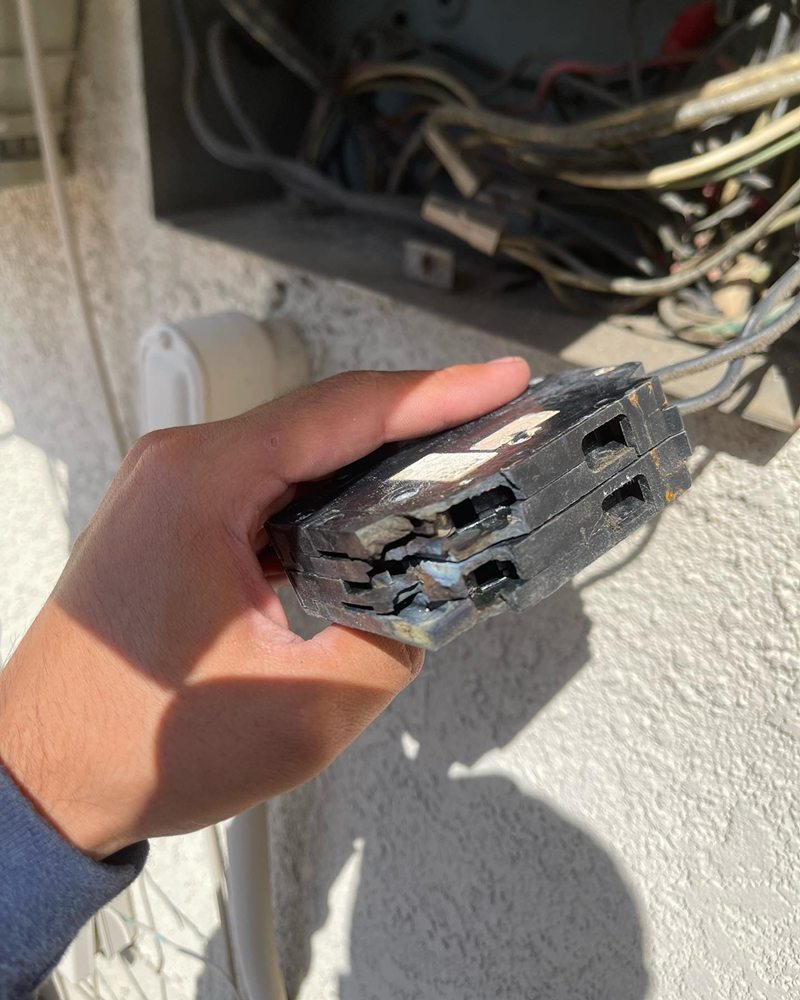 Slide of Ronnie’s Electrical Repairs