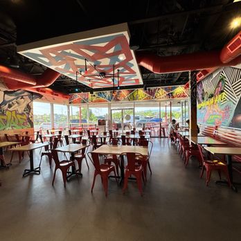 Dave's Hot Chicken - Chicken Shop Near Me - Midvale, Utah