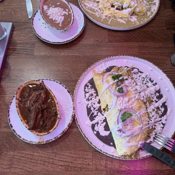 Madres Brunch - Breakfast & Brunch Near Me - Placentia, California
