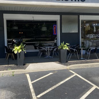 Rin's Thai Bistro - Entrance and outdoor seating - Thai Near Me - Snyder, New York Rin's Thai Bistro - Entrance and outdoor seating - Thai Near Me - Snyder, New York