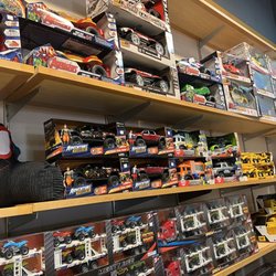 The Toy Spot - Cars everywhere, my kid is shook!