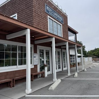 Red's Lakehouse - Bars Near Me - Marblehead, Ohio Red's Lakehouse - Bars Near Me - Marblehead, Ohio