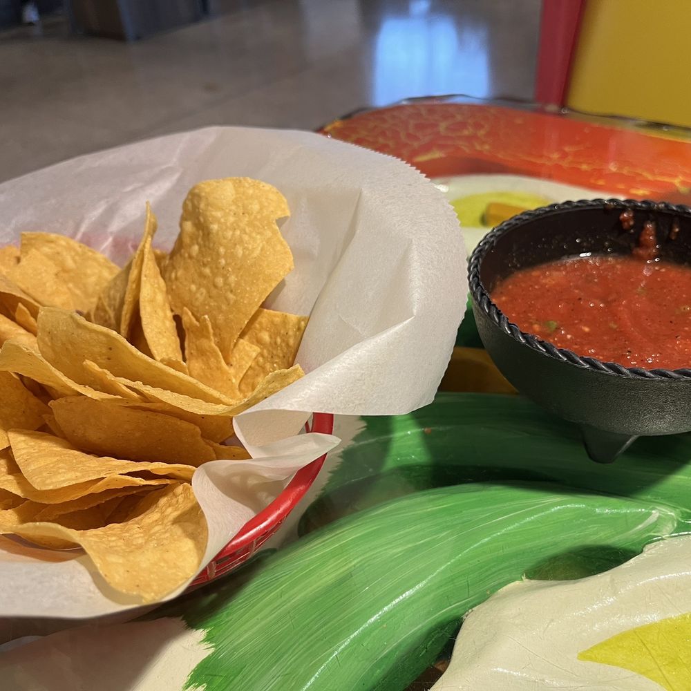 El Rodeo - Complimentary chips and salsa - Mexican Near Me - Mentor, Ohio El Rodeo - Complimentary chips and salsa - Mexican Near Me - Mentor, Ohio