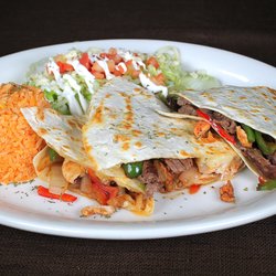 El Roble Mexican Restaurant - Fajita Quesadilla