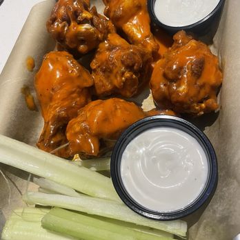 Buffalo Wild Wings - 6 Buffalo wings all drums - Chicken Wings Near Me - Twin Falls, Idaho
