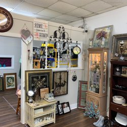 2nd Fold Men’s Clothing, Shoes & Vintage Market