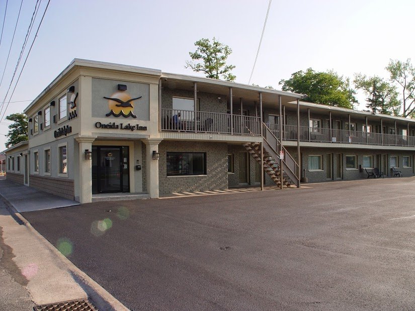 ONEIDA LAKE INN Updated October 2024 1509 Main St, Sylvan Beach
