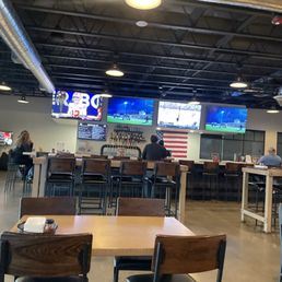 Spacious pizza place with plenty of viewing options!