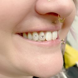 Black Adder Beauty Bar - Tooth gems