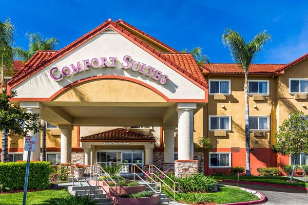 Comfort Suites Near Six Flags Magic Mountain 83 Photos 100