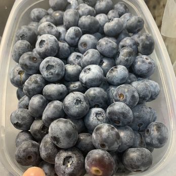 Parlee Farms - blueberries - Farmers Market Near Me - Tyngsboro, Massachusetts