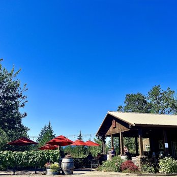 Kramer Vineyards - Outside look at the tasting room - Wineries Near Me - Gaston, Oregon