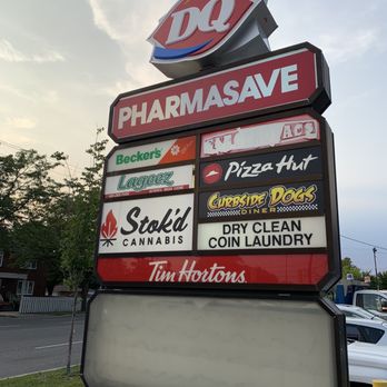 Dairy Queen Store - Dairy Queen - roadside signage - Fast Food Near Me - Scarborough, Ontario