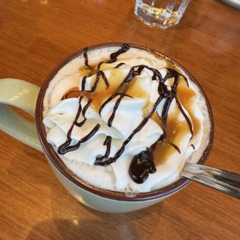 Lincoln Park Corner Kitchen - Hot Chocolate with sea salt and caramel - American Near Me - Chicago, Illinois Lincoln Park Corner Kitchen - Hot Chocolate with sea salt and caramel - American Near Me - Chicago, Illinois