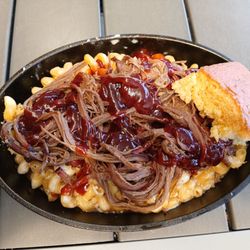 Summit Smokehouse & Tap Room - Smokehouse Mac skillet with brisket
