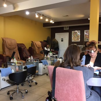 Polish Nails - Nail Salons Near Me - Cincinnati, Ohio