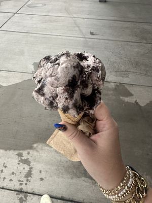 Em's Ice Cream by null