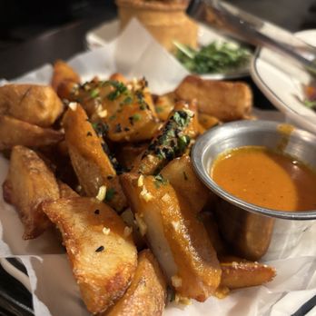 Pleasant House Pub - Curry Chips - British Near Me - Chicago, Illinois Pleasant House Pub - Curry Chips - British Near Me - Chicago, Illinois
