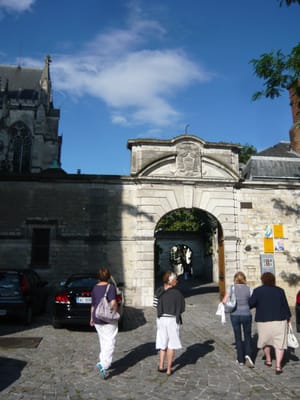 Modern Art Museum by null