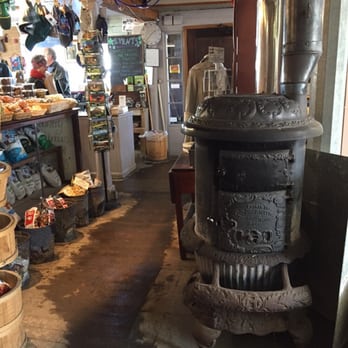 The Warren Store - Delis Near Me - Warren, Vermont