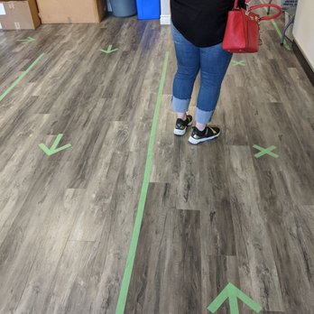 CrossBorder Pickups - One-way flow. I'm waiting while there are two customers where the x spots are. - Shipping Centers Near Me - Mississauga, Ontario CrossBorder Pickups - One-way flow. I'm waiting while there are two customers where the x spots are. - Shipping Centers Near Me - Mississauga, Ontario