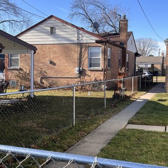 Jep Construction - John replaced all the top rails of the fence  that were sagging. - General Contractors Near Me