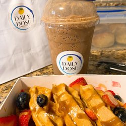 Mocha Latté smoothie & protein waffle