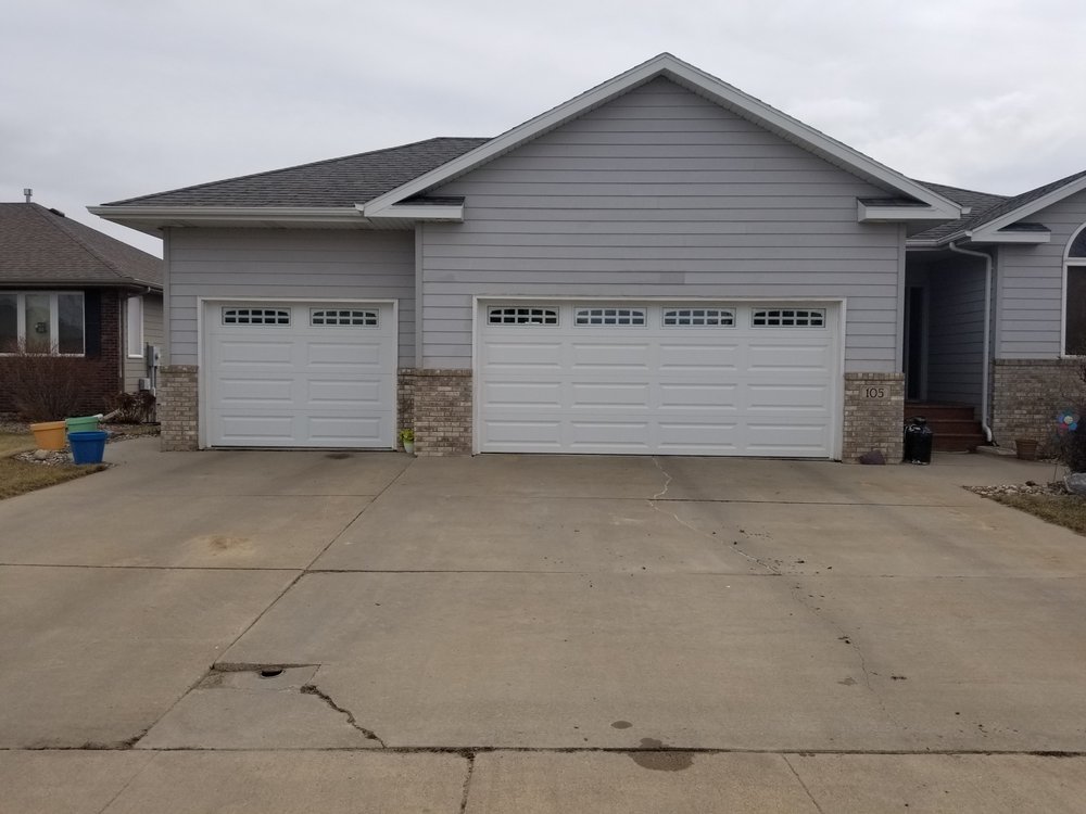 TAILORED GARAGE DOOR 14 Photos 229 Devitt Dr, Harrisburg, South