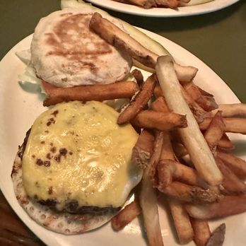 Skinflints - Cheeseburger - American Near Me - Brooklyn, New York