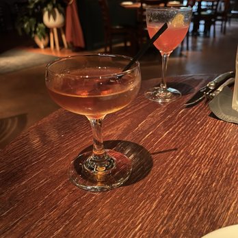 The Walrus Room - Fancy cocktails - American Near Me - Geneva, Illinois The Walrus Room - Fancy cocktails - American Near Me - Geneva, Illinois