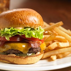 Q B Sports Bar Grill Games - Bacon Cheddar Cheeseburger