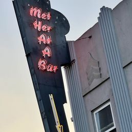 MET HER AT A BAR - Updated January 2026 - 4200 Photos & 2845 Reviews
