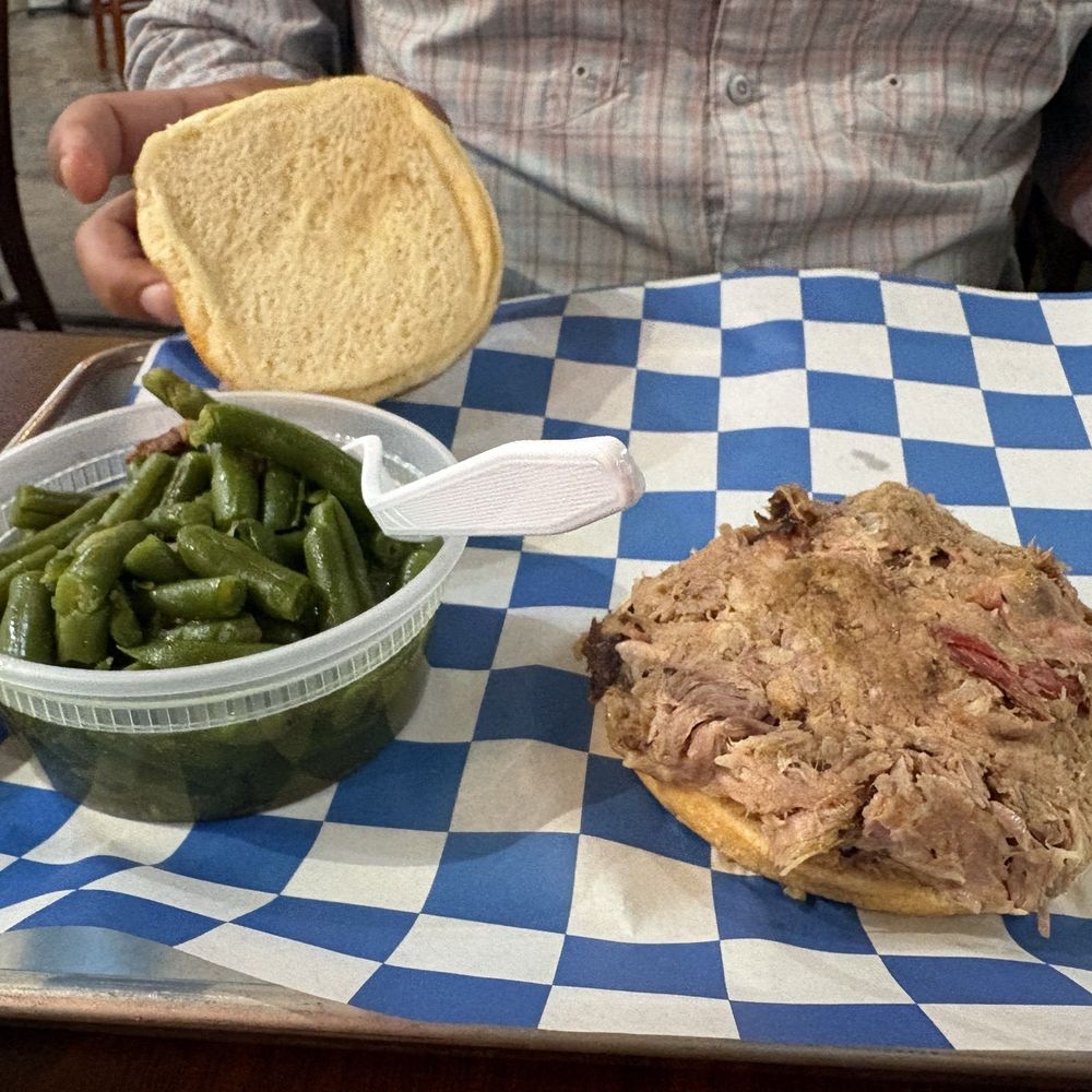 Tyler's Barbeque - Pulled pork sandwich and bacon green beans - Barbeque Near Me - Amarillo, Texas Tyler's Barbeque - Pulled pork sandwich and bacon green beans - Barbeque Near Me - Amarillo, Texas