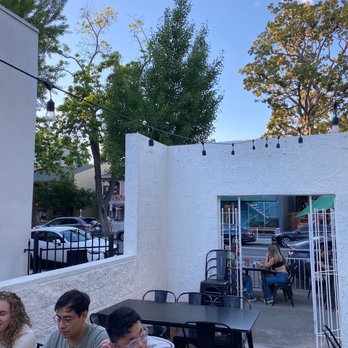 Pizzasaurus Rex - Courtyard dining - Pizza Near Me - Sacramento, California