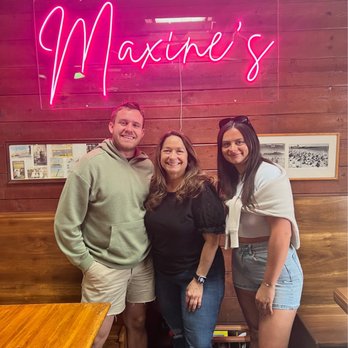 Maxine's Cafe - Breakfast & Brunch Near Me - Los Angeles, California