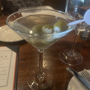 Del Frisco's Grille - Gin Martini - New American Near Me - Tampa, Florida