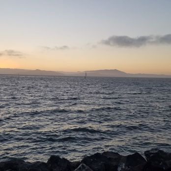 Skates On The Bay - Seafood Near Me - Berkeley, California