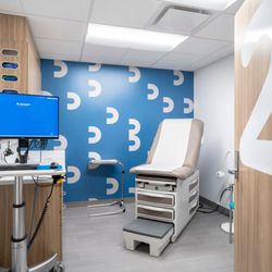 Providence ExpressCare - Tikahtnu - Exam room