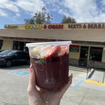 Beets & Berries - Outside in the parking lot - Juice Bars & Smoothies Near Me - Santa Clarita, California Beets & Berries - Outside in the parking lot - Juice Bars & Smoothies Near Me - Santa Clarita, California